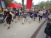 Beim Spartan Races wird in Wellen gestartet (©Foto: Martin Schmitz)